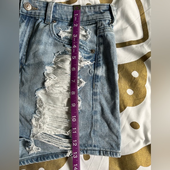 Distressed American Eagle Jean Shorts - Picture 6 of 7